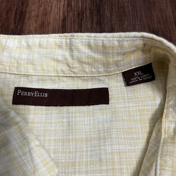 Perry Ellis button down top - Picture 6 of 6